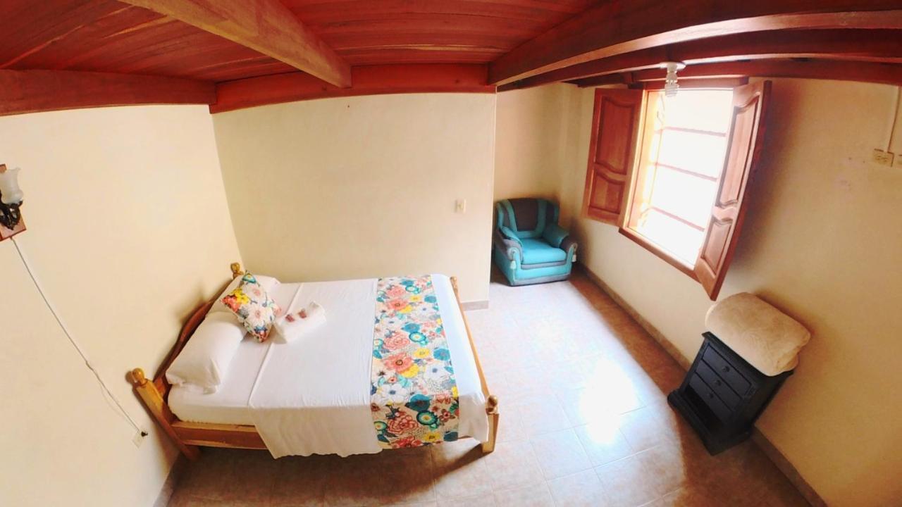 La Casa De Las Flores Hostal Jardin Exterior photo